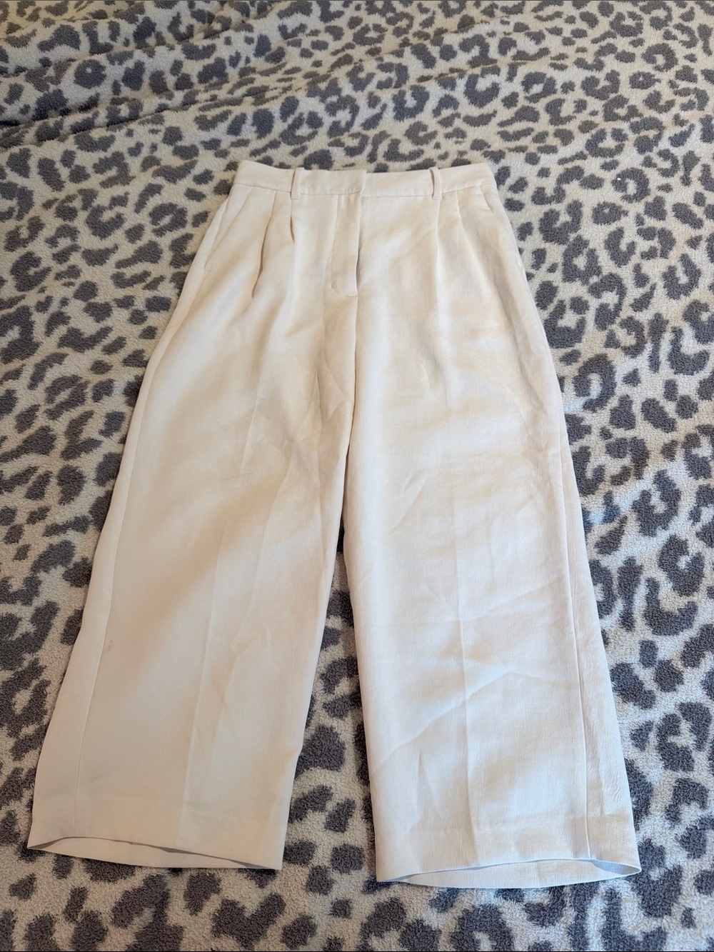 Aritzia Cropped Effortless Pant